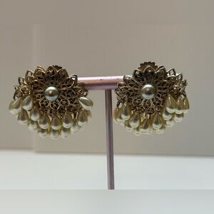Vintage Costume Earrings Cream Lucite Faux Pearl Cluster Clip on gold tone